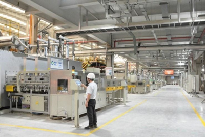 协鑫加速储能战略布局 磷酸铁锂投产与超充网络协同发展